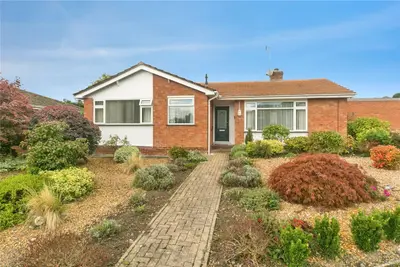 Tir Estyn, Deganwy, LL31