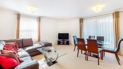 Sumpter Close, London, NW3