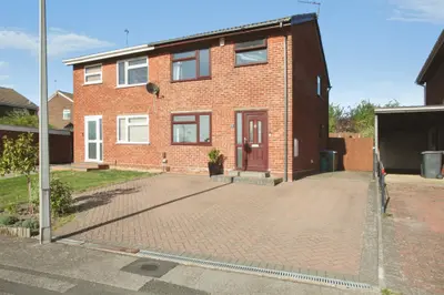 Holme Close, Rugby, CV21