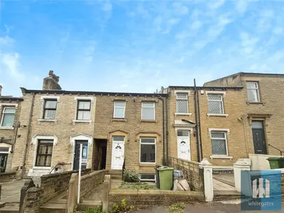 North Street, Lockwood, HD1
