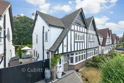 Court Avenue, Coulsdon, CR5