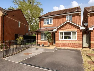 Drum Avenue, Glastonbury, BA6