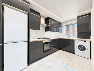 bed Apartment For SaleMark Close, Southall, UB1