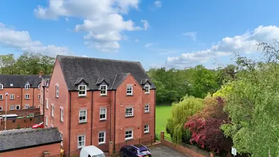 Riverside Crescent, Hall Yard, ST10
