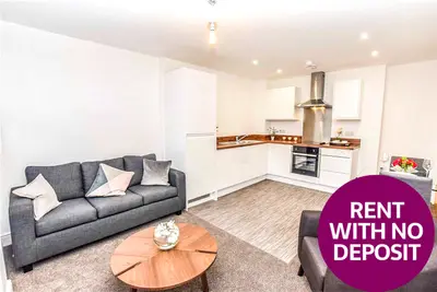 Benbow Street, Sale, M33