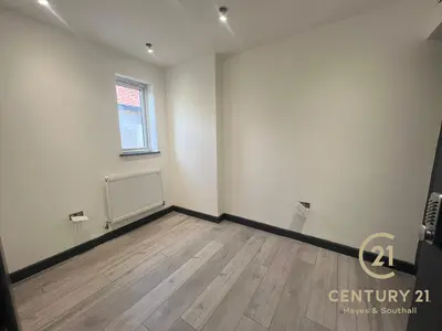 Pinkwell Avenue, Hayes, UB3