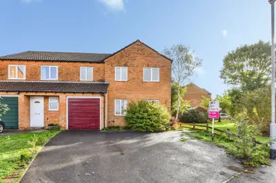Chestnut Close, Frome, BA11