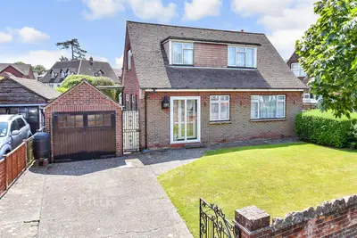 Ratcliffe Avenue, Ryde, PO33