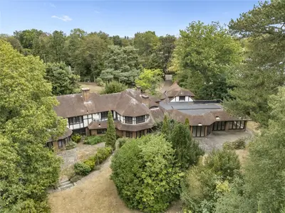 Silverdale Avenue, Walton-on-Thames, Surrey, KT12