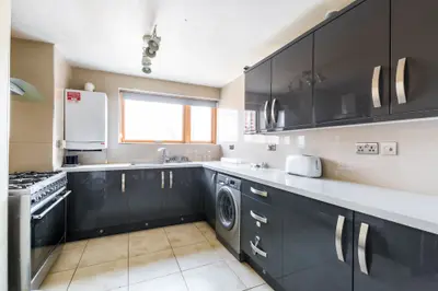 32 Fothergill Close, London