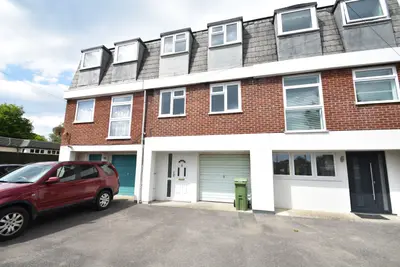 Warsash Road, Warsash, SO31