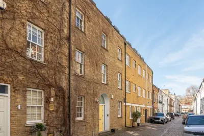 42 Roland Way, London