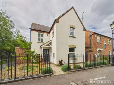 Lodge Path, Aylesbury, HP19