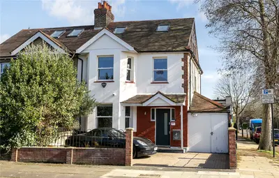 Marksbury Avenue, Kew, TW9