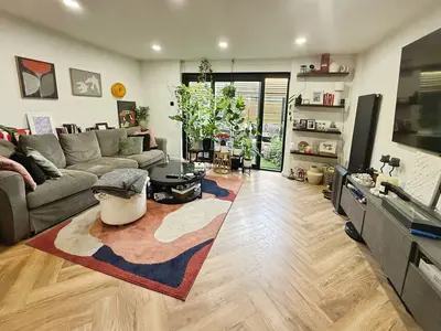 Woolf Close, London, SE28