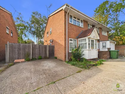 Guild Road, Erith, DA8