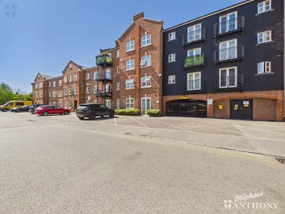 Summers House, Coxhill Way, Aylesbury, HP21 8FN