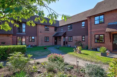 Farm View Drive, Basingstoke, RG24