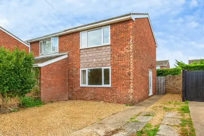 Headlands, Fenstanton, PE28