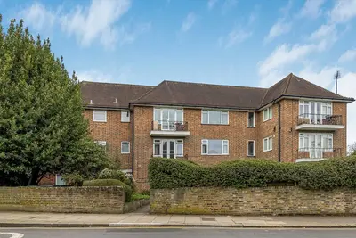Queens Walk, W5