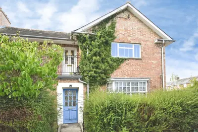 Leicester Court, Silver End, CM8