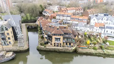 Bridge Wharf Road, Old Isleworth, TW7