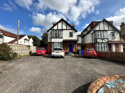 Farnborough Road, Farnborough, GU14