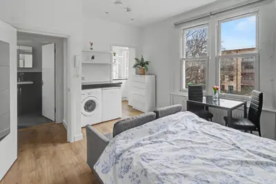 Camden Road, N7