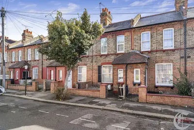 Farrant Avenue, N22