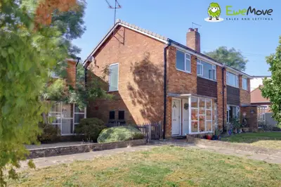 Hitchin Road, Luton, LU2