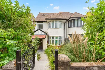 Holders Hill Avenue, London, NW4
