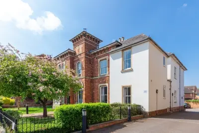 St Leonards House, Banbury, OX16
