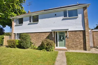 Knoll Place, Walmer, CT14