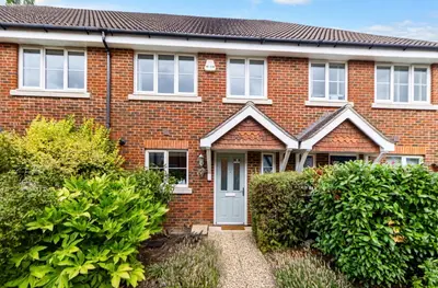 Albion Way, Edenbridge, TN8