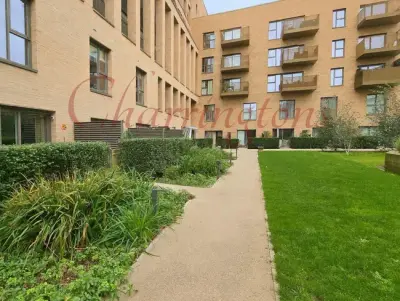 MODERN TWO-BEDROOM DUPLEX WITH PRIVAT...