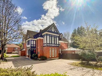 32 Tower Road, Poole BH13 6HZ