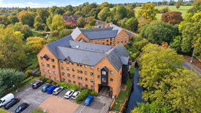 Silk Lane, Twyford, RG10