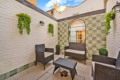 Bowland Yard, Knightsbridge, SW1X