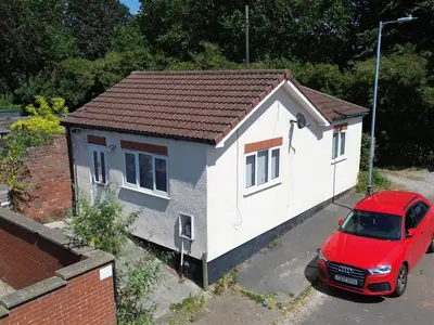 1, Maple Road, St. Annes, Bristol, BS4 4FB