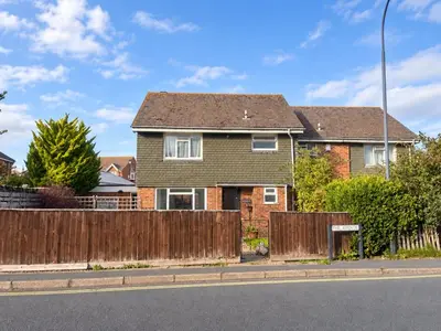 The Avenue, Totland Bay, PO39