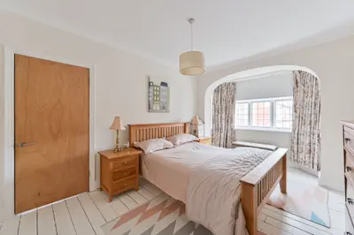 Flat 3, 19 Westwell Road, London