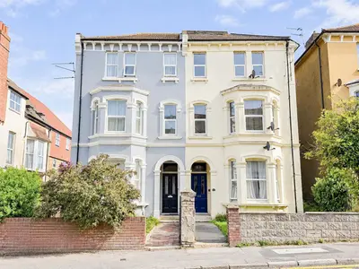 London Road, Bexhill-On-Sea, TN39 3LE
