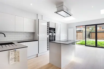 Mitcham, Surrey, CR4 3BZ