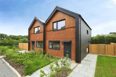 Camberlot Road, Upper Dicker, BN27
