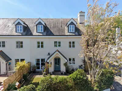 Five-Bedroom Character Residence in Exclusive Gated Development, EX7