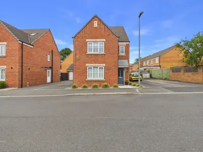 Holme Farm Way, Pontefract, WF8