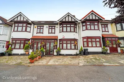 Springfield Drive, Ilford, IG2