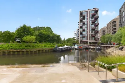 Brent Way, Brentford, TW8
