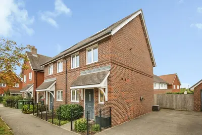 Moy Green Drive, Horley, RH6
