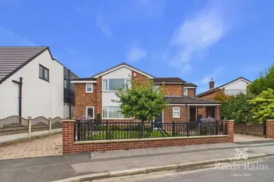 The Roundway, Morley, West Yorkshire, LS27